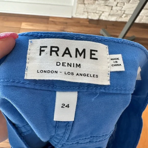 FRAME Le Cutoff Short in Coastal Blue sz: 24 - Picture 5 of 7
